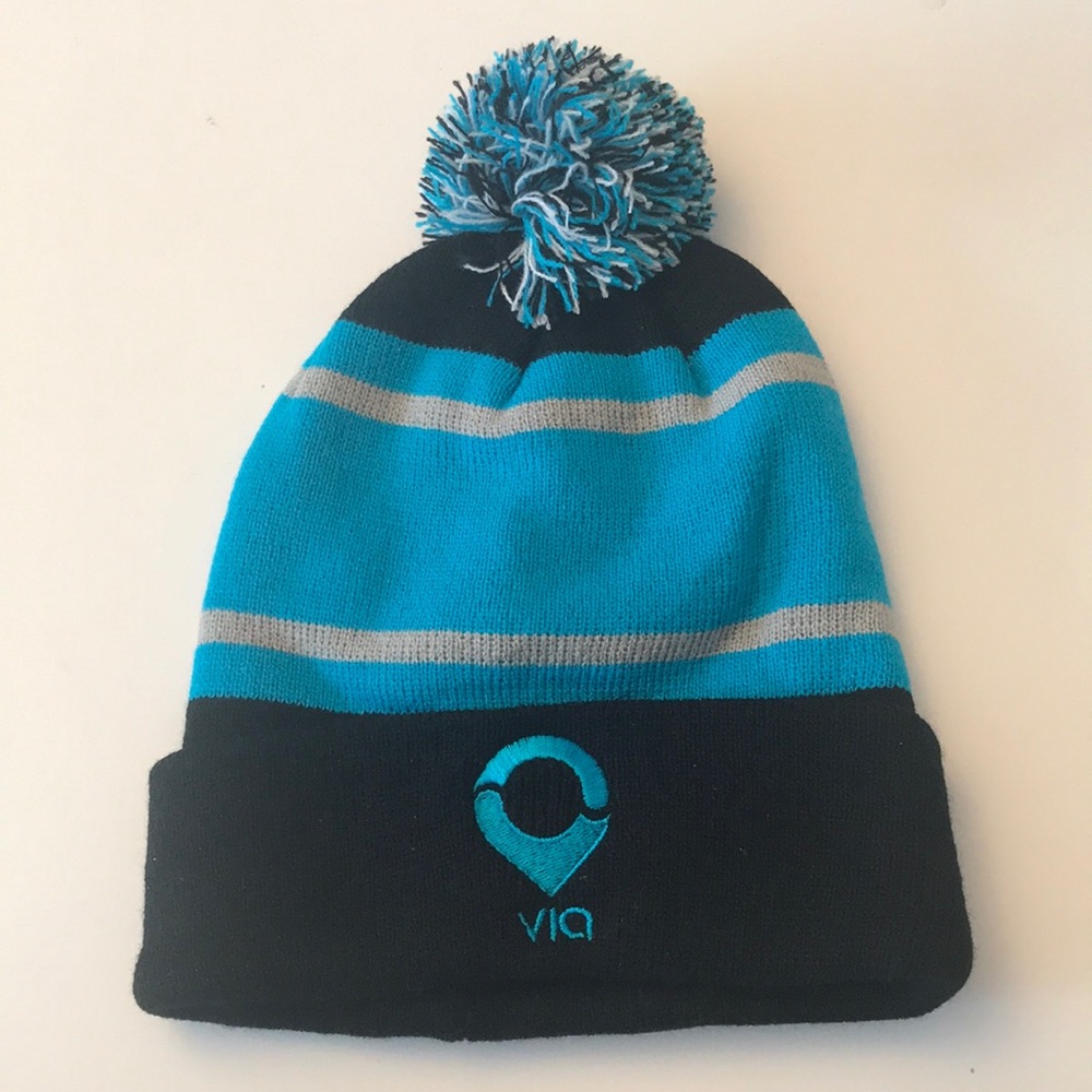 Beanie with Pom Pom detail - Unisex!